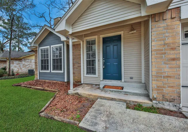 Photo 2 of Single family home for sale at 32 E Lance Leaf Rd, Spring, TX 77381 | MLS# 68134206 | Listing updated on 2026-09-27