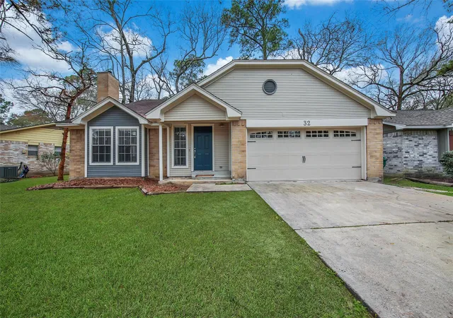 Photo 3 of Single family home for sale at 32 E Lance Leaf Rd, Spring, TX 77381 | MLS# 68134206 | Listing updated on 2026-09-27