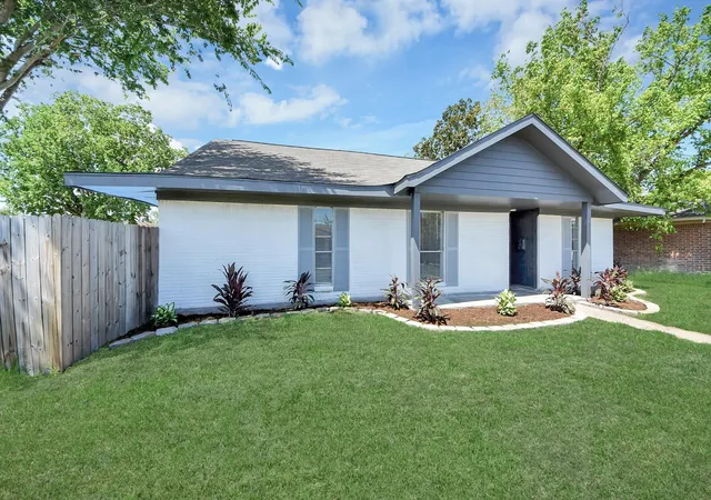 Photo 3 of Single family home for sale at 6301 Sioux Dr, Pasadena, TX 77503 | MLS# 8403898 | Listing updated on 2026-09-23