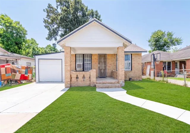 Photo 1 of Single family home for sale at 2305 Wilshire St, Houston, TX 77023 | MLS# 29934676 | Listing updated on 2026-09-09