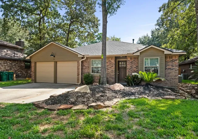 Photo 2 of Single family home for sale at 31 S Summer Star Ct, Spring, TX 77380 | MLS# 96453866 | Listing updated on 2026-09-12