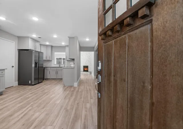 Photo 4 of Single family home for sale at 31 S Summer Star Ct, Spring, TX 77380 | MLS# 96453866 | Listing updated on 2026-09-12