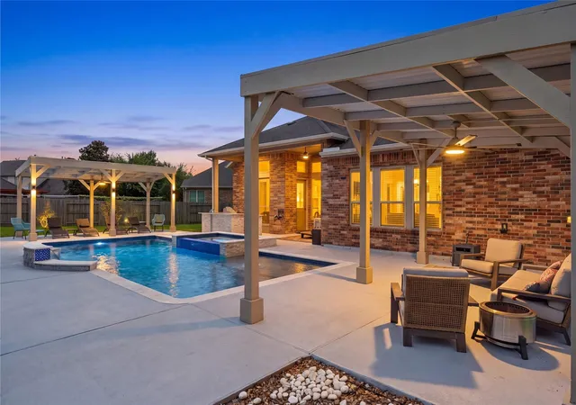 Photo 3 of Single family home for sale at 9612 Eden Ridge Ln, Pearland, TX 77584 | MLS# 60276915 | Listing updated on 2026-09-12