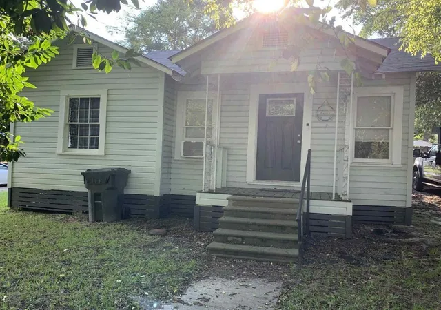 Photo 2 of Single family home for sale at 423 3rd Street, Jasper, TX 75951 | MLS# 88243315 | Listing updated on 2026-09-11