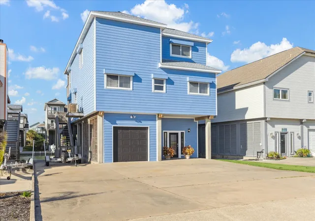 Photo 2 of Single family home for sale at 422 Windward Way, Galveston, TX 77554 | MLS# 56961730 | Listing updated on 2026-09-05