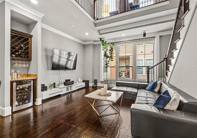 Photo 4 of Townhouse for sale at 1049 W 22nd Street #I, Houston, TX 77008 | MLS# 28438565 | Listing updated on 2026-09-20