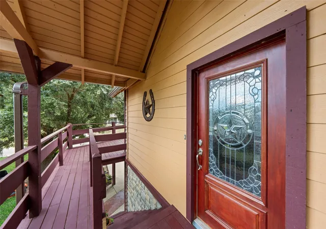Photo 3 of Single family home for sale at 8 Sunny Hl Dr, Huntsville, TX 77340 | MLS# 8234959 | Listing updated on 2026-09-12