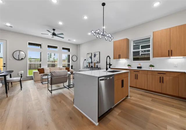 Photo 2 of Single family home for sale at 14101 Bridgeport, Houston, TX 77047 | MLS# 78895983 | Listing updated on 2026-09-26