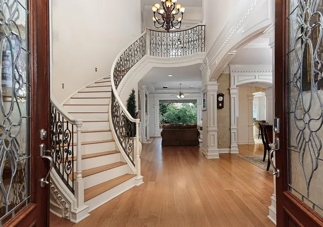 Photo 4 of Single family home for sale at 10 Snow Pond Pl, Spring, TX 77382 | MLS# 42436428 | Listing updated on 2026-09-25