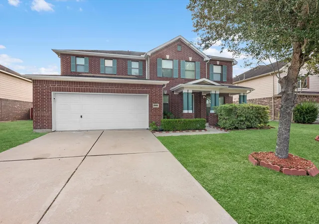 Photo 2 of Single family home for sale at 2105 Orchard Frost Dr, Pearland, TX 77581 | MLS# 44303466 | Listing updated on 2026-09-22