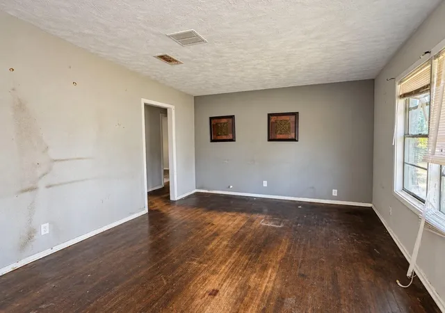 Photo 3 of Sale Pending at 208 S Sparrow Way, Texas City, TX 77591 | MLS# 73507208 | Listing updated on 2026-09-23
