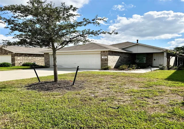 Photo 2 of Single family home for sale at 709 Roaring Fls Dr, Willis, TX 77378 | MLS# 49423959 | Listing updated on 2026-09-22