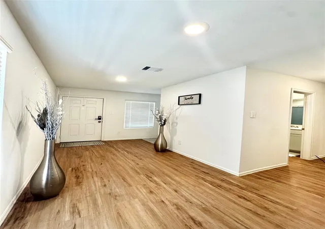 Photo 4 of Single family home for sale at 709 Roaring Fls Dr, Willis, TX 77378 | MLS# 49423959 | Listing updated on 2026-09-22