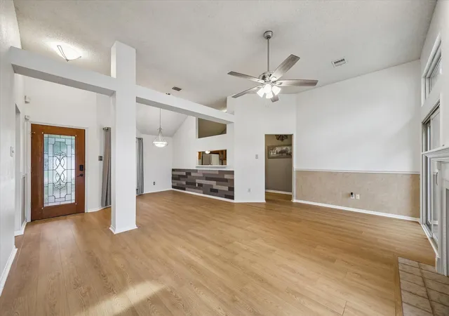 Photo 2 of Single family home for sale at 2202 Westwood Dr, Stafford, TX 77477 | MLS# 66052176 | Listing updated on 2026-09-14