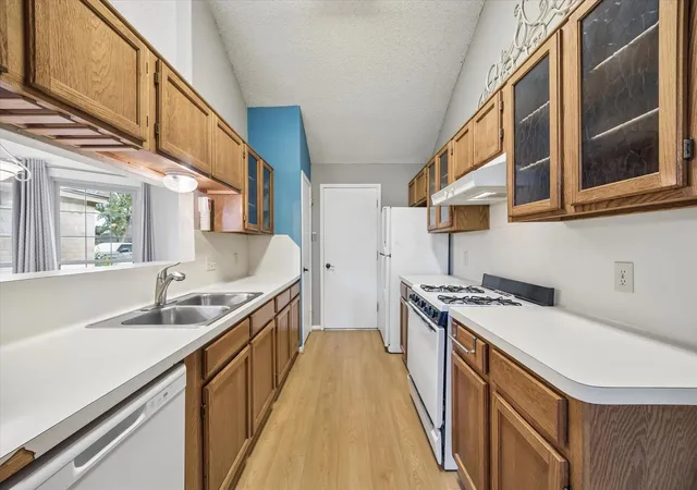Photo 3 of Single family home for sale at 2202 Westwood Dr, Stafford, TX 77477 | MLS# 66052176 | Listing updated on 2026-09-14