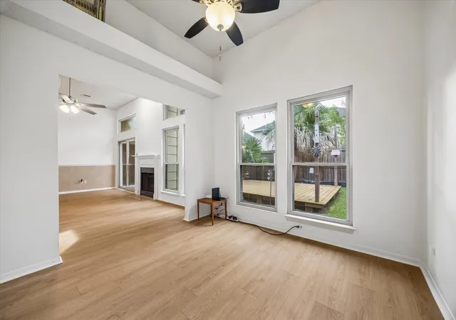 Photo 4 of Single family home for sale at 2202 Westwood Dr, Stafford, TX 77477 | MLS# 66052176 | Listing updated on 2026-09-14