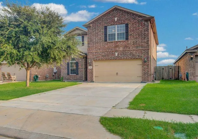 Photo 2 of Single family home for sale at 1835 Garnet Breeze Dr, Rosharon, TX 77583 | MLS# 60764840 | Listing updated on 2026-09-14