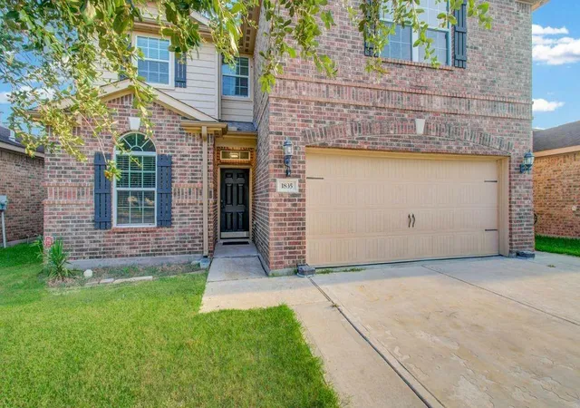 Photo 4 of Single family home for sale at 1835 Garnet Breeze Dr, Rosharon, TX 77583 | MLS# 60764840 | Listing updated on 2026-09-14