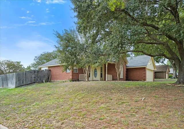 Single family home for sale at 2601 Oakwood Dr, Brenham, TX 77833 | MLS# 63834772 | Listing updated on 2026-10-07