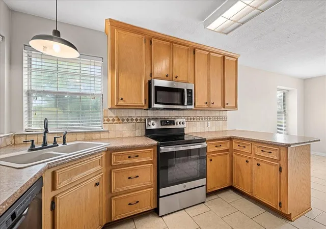 Single family home for sale at 2601 Oakwood Dr, Brenham, TX 77833 | MLS# 63834772 | Listing updated on 2026-10-07
