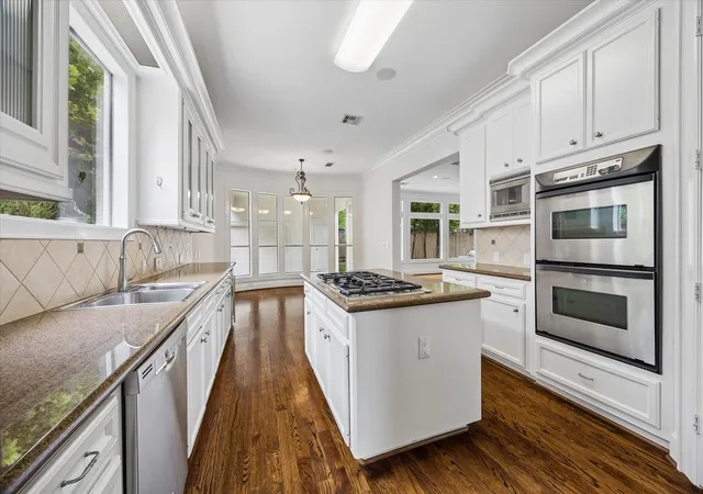 Photo 3 of Single family home for sale at 3618 Bellefontaine St, Houston, TX 77025 | MLS# 95160379 | Listing updated on 2026-09-13