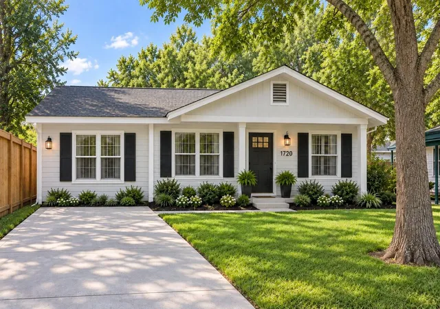 Photo 2 of Sale Pending at 1720 W Sidnor St, Alvin, TX 77511 | MLS# 89136583 | Listing updated on 2026-10-08