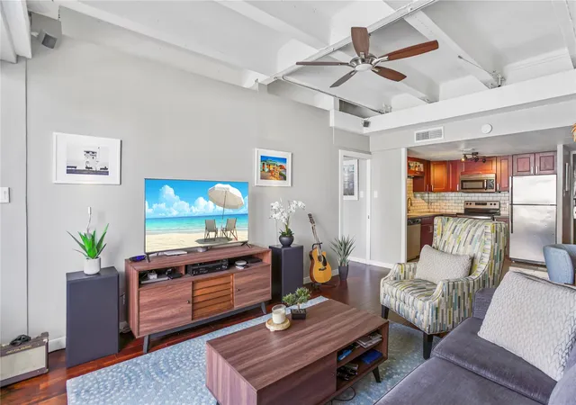 Photo 2 of Condo for sale at 2016 Main St #1203, Houston, TX 77002 | MLS# 15938946 | Listing updated on 2026-09-09