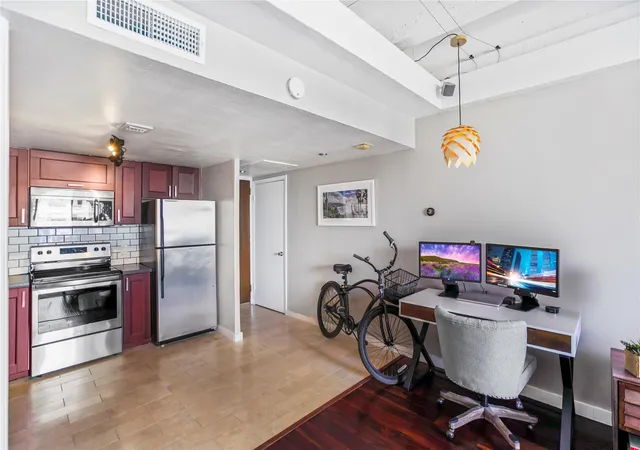 Photo 4 of Condo for sale at 2016 Main St #1203, Houston, TX 77002 | MLS# 15938946 | Listing updated on 2026-09-09
