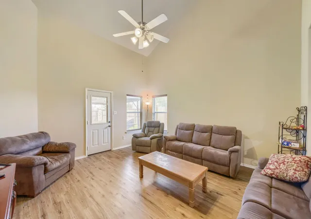 Photo 3 of Single family home for sale at 631 Honeysuckle Vine Dr, Rosenberg, TX 77469 | MLS# 42948067 | Listing updated on 2026-10-09