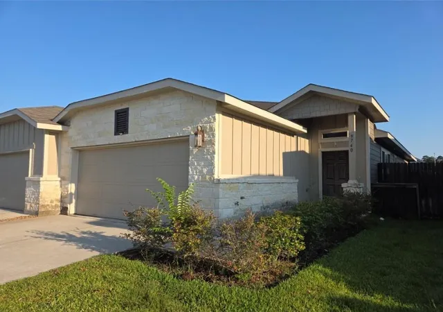 Photo 1 of Multi family home for sale at 9740 9744 Grosbeak Ln, Magnolia, TX 77354 | MLS# 75269409 | Listing updated on 2026-09-23