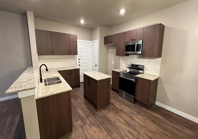 Photo 4 of Multi family home for sale at 9740-9744 Grosbeak Ln, Magnolia, TX 77354 | MLS# 75269409 | Listing updated on 2026-09-23