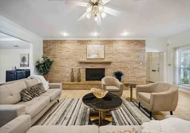 Photo 3 of Sale Pending at 9110 Cliffwood Dr, Houston, TX 77096 | MLS# 39699017 | Listing updated on 2026-09-18