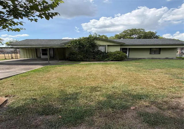 Single family home for sale at 9422 Coffee St, Houston, TX 77033 | MLS# 55504114