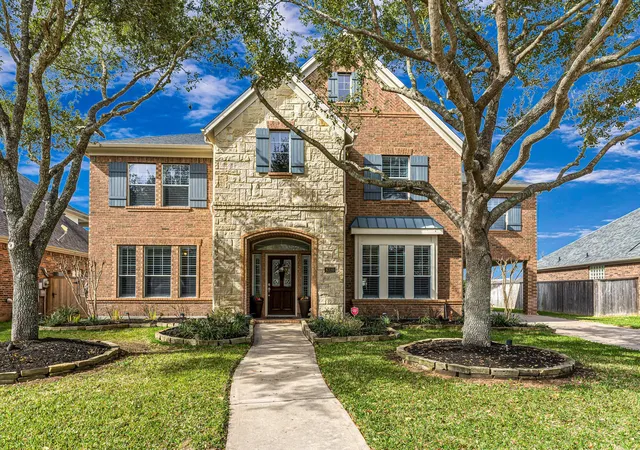 Photo 2 of Single family home for sale at 8310 Crescent Knls Dr, Richmond, TX 77406 | MLS# 85013447 | Listing updated on 2026-09-28