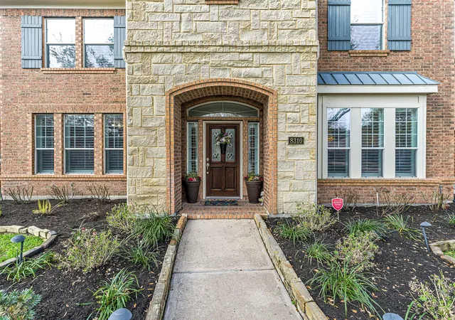 Photo 3 of Single family home for sale at 8310 Crescent Knls Dr, Richmond, TX 77406 | MLS# 85013447 | Listing updated on 2026-09-28