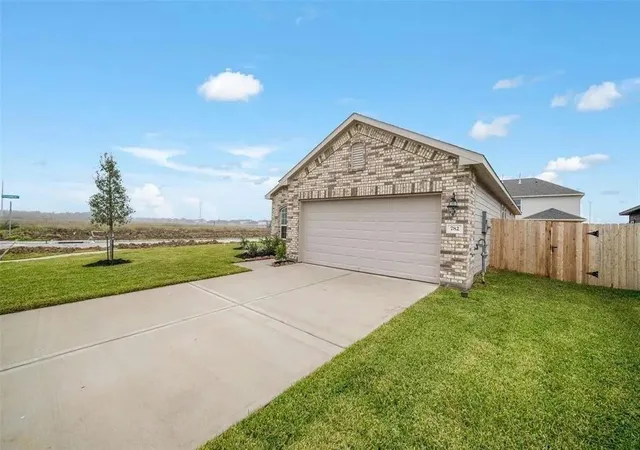 Photo 3 of Sale Pending at 782 Dewberry Rd, La Marque, TX 77568 | MLS# 31348761 | Listing updated on 2026-10-07