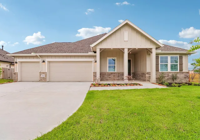 Photo 2 of Single family home for sale at 11822 Old Fashion Cir, Mont Belvieu, TX 77535 | MLS# 3586085 | Listing updated on 2026-10-09