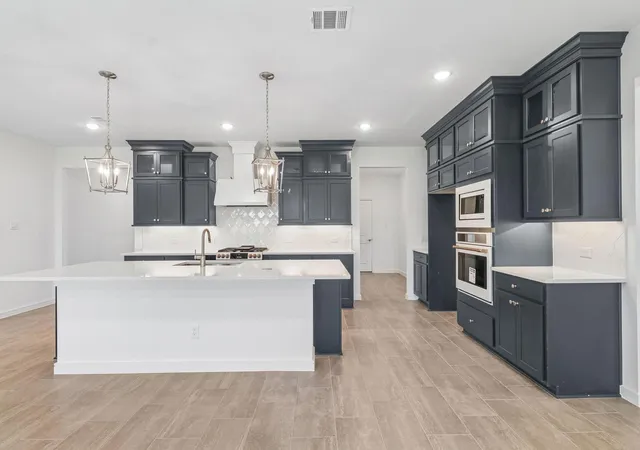 Photo 4 of Single family home for sale at 11822 Old Fashion Cir, Mont Belvieu, TX 77535 | MLS# 3586085 | Listing updated on 2026-10-22