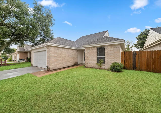 Photo 1 of Single family home for sale at 6322 Lynkat Ln, Houston, TX 77083 | MLS# 27632429 | Listing updated on 2026-09-23