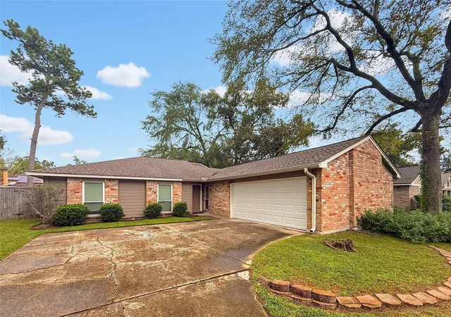 Photo 1 of Single family home for sale at 5519 Lynngate Dr, Spring, TX 77373 | MLS# 65319336 | Listing updated on 2026-10-13