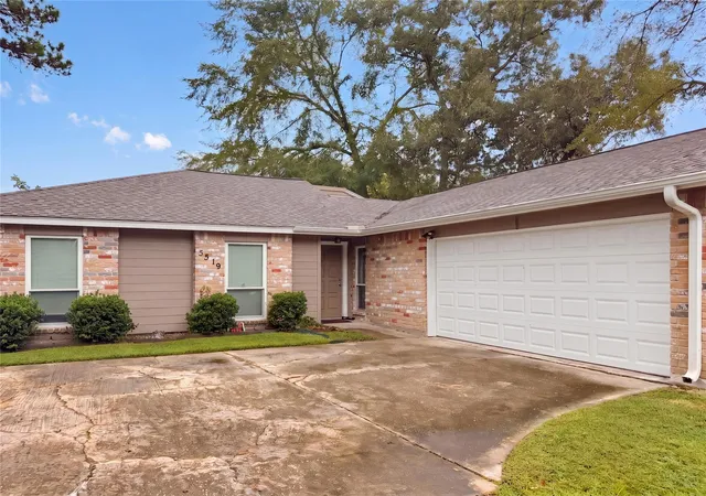 Photo 2 of Single family home for sale at 5519 Lynngate Dr, Spring, TX 77373 | MLS# 65319336 | Listing updated on 2026-10-13