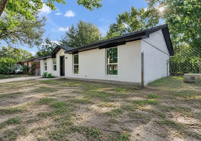 Photo 2 of Single family home for sale at 9814 Trumpet St, Houston, TX 77078 | MLS# 76440218 | Listing updated on 2026-09-11