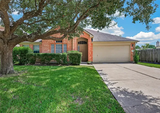 Photo 2 of Single family home for sale at 17123 Pecan Acres Dr, Sugar Land, TX 77498 | MLS# 89197739 | Listing updated on 2026-09-16
