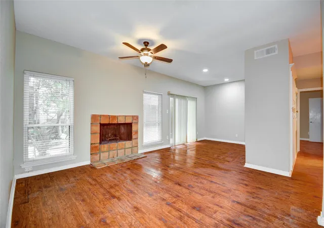 Condo for sale at 1818 Augusta Dr #11, Houston, TX 77057 | MLS# 11206643