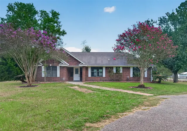 Photo 2 of Single family home for sale at 1643 County Rd 540, Alvin, TX 77511 | MLS# 90423976 | Listing updated on 2026-09-11