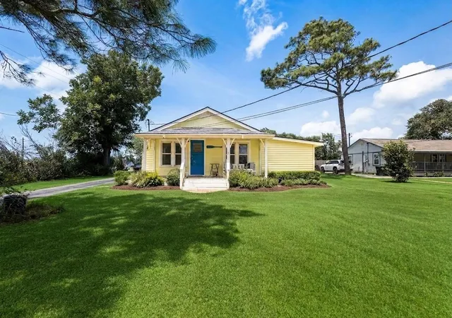 Photo 3 of Single family home for sale at 314 E Bayshore Dr, Palacios, TX 77465 | MLS# 66152421 | Listing updated on 2026-09-08