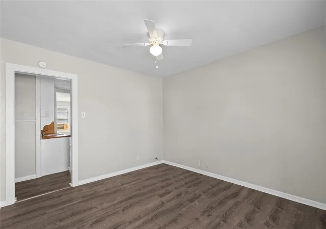 Photo 3 of Single family home for sale at 915 4th Avenue N, Texas City, TX 77590 | MLS# 85402133 | Listing updated on 2026-09-18