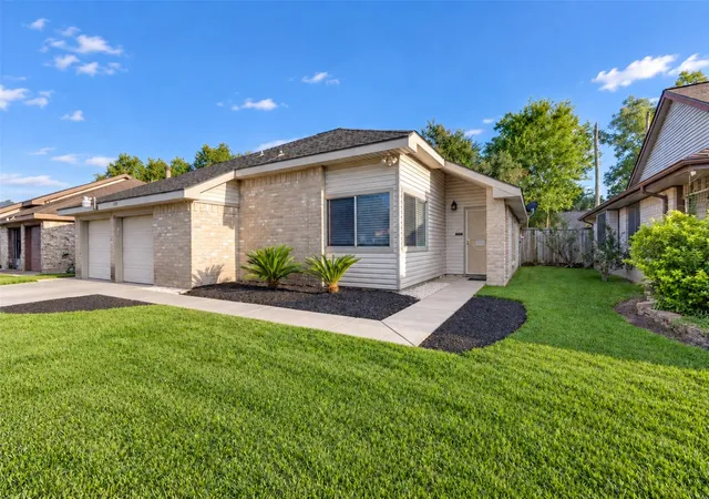 Photo 2 of Sale Pending at 13714 Chancery Rd, Houston, TX 77034 | MLS# 18694180 | Listing updated on 2026-10-06