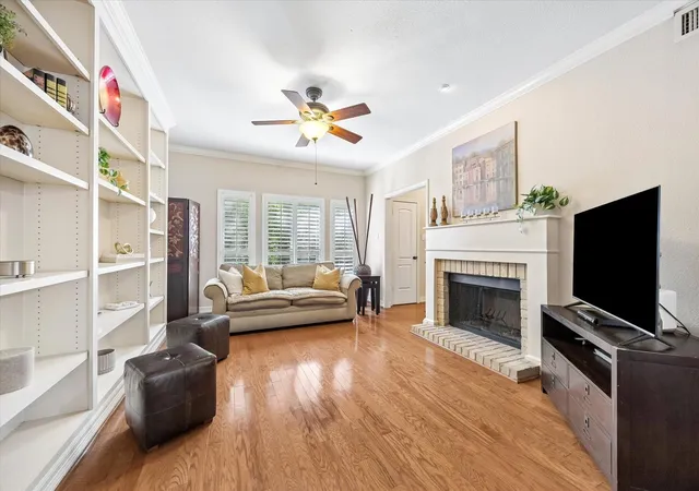 Photo 2 of Condo for sale at 11711 Memorial Dr #17, Houston, TX 77024 | MLS# 82048726 | Listing updated on 2026-09-25