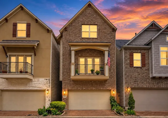 Photo 2 of Single family home for sale at 3504 Vista Ter Ln, Houston, TX 77018 | MLS# 14666973 | Listing updated on 2026-09-22